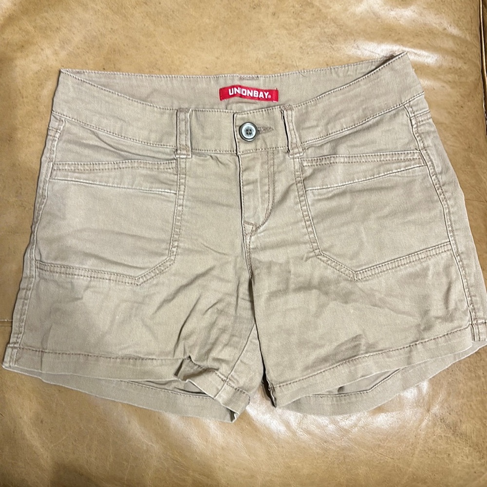 Tan Unionbay shorts
